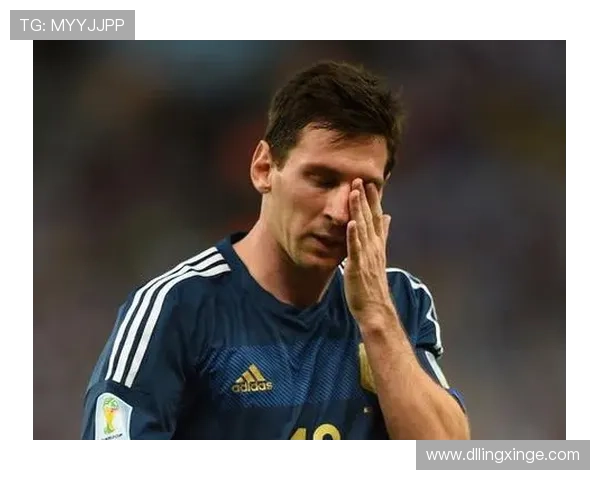 全球足球明星前锋盘点及其职业生涯成就分析