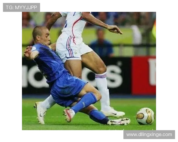 足球明星居家隔离生活趣事与卷纸的搞笑互动揭秘