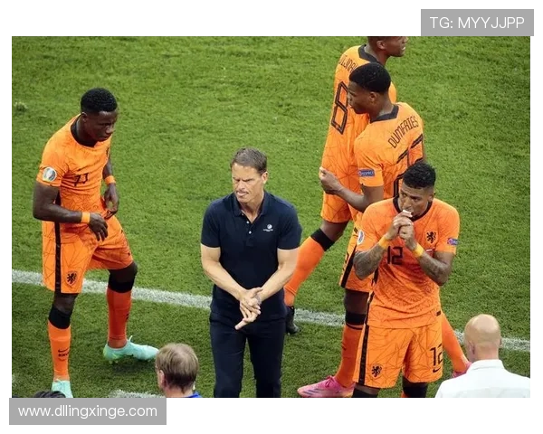 足球明星挑战足球台球精彩瞬间尽在视频中尽情享受运动的乐趣与激情